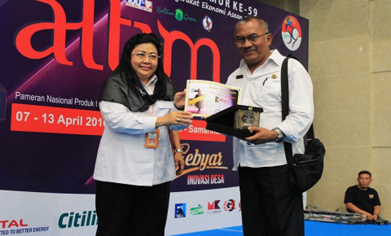 Disbun Raih Juara 3 Kategori Desain Stand Pemerintah Kaltim Fair 2016