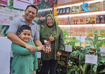 Fasilitasi Pemasaran UMKM Sektor Perkebunan, Toko Kebun Hadir Di Kaltim Expo 2024