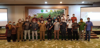 Disbun Sosialisasi Teknis dan Administrasi Sarana Prasarana Perkebunan Kelapa Sawit