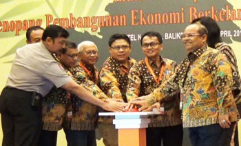 Borneo Forum II Solusi Perekonomian Kalimantan